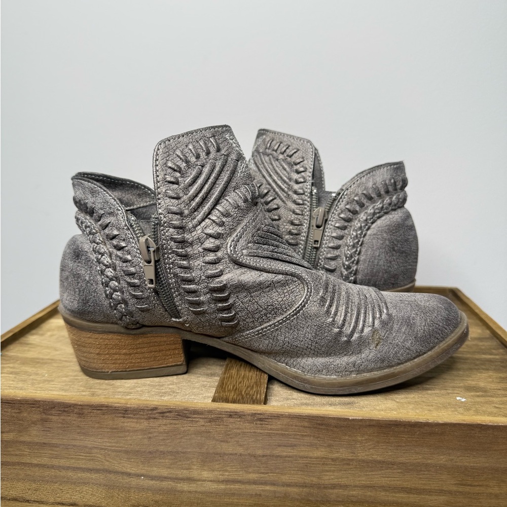 Not Rated Nosara ankle boots in a grey - Picture 4 of 10
